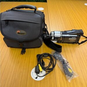 Sony Handycam HDR-HC1 Camcorder HDV MiniDV Tape Video Camera HD Video